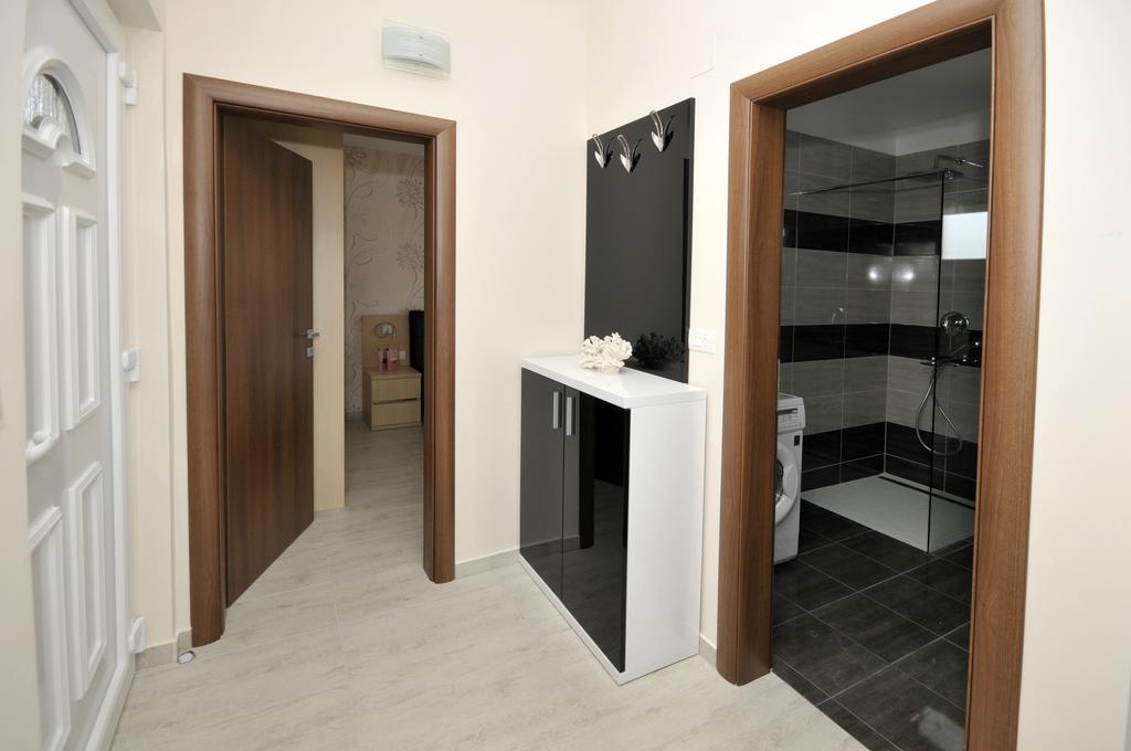 Apartments Villa Theodor Okrug Gornji Room photo